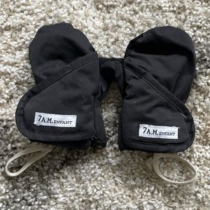 7AM ENFANT Mittens in Smokey Grey